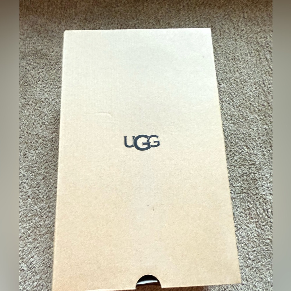 UGG oh yeah slippers size 10 - Picture 13 of 13